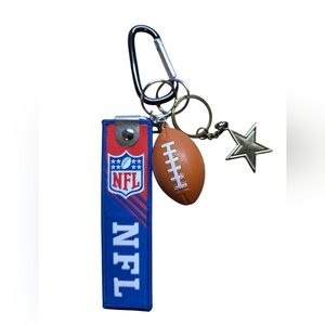 NFL Team Lanyard With Dallas Cowboys Football Charm